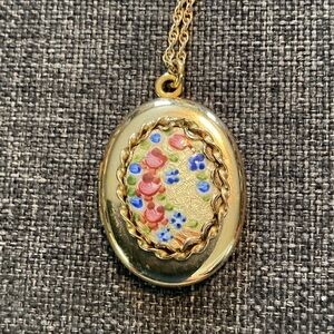 Locket MARATHON 12kt gold Filled NWT